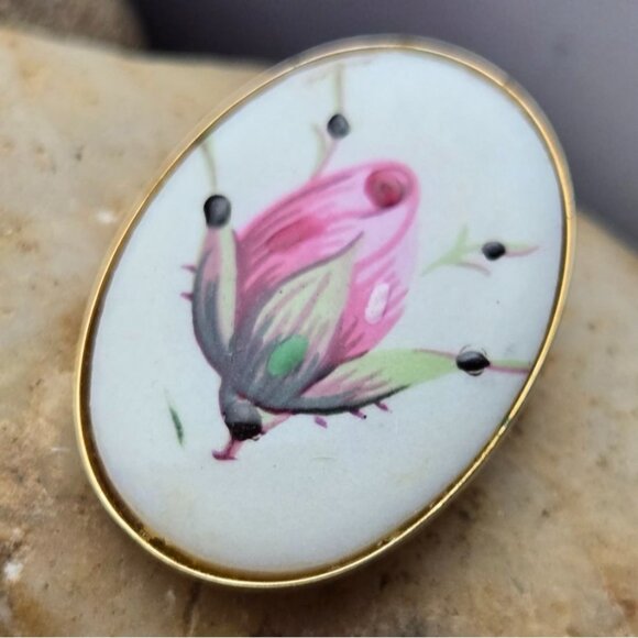 Vintage Hand Painted Ceramic Rose Bud  Oval Gold tone Pin Pendant Brooch - Picture 8 of 8